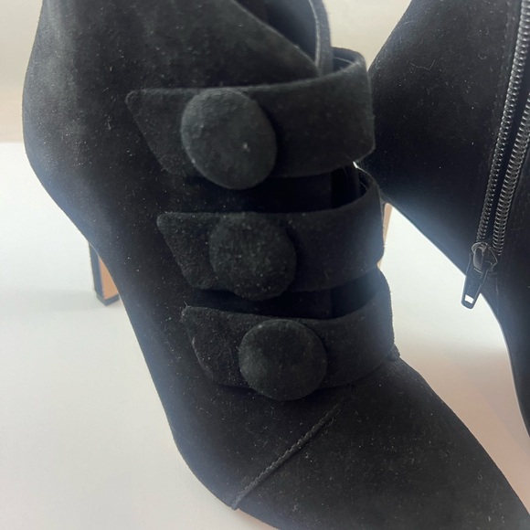 Gianni Bini Dawnella Buttons Bootie - Picture 3 of 7